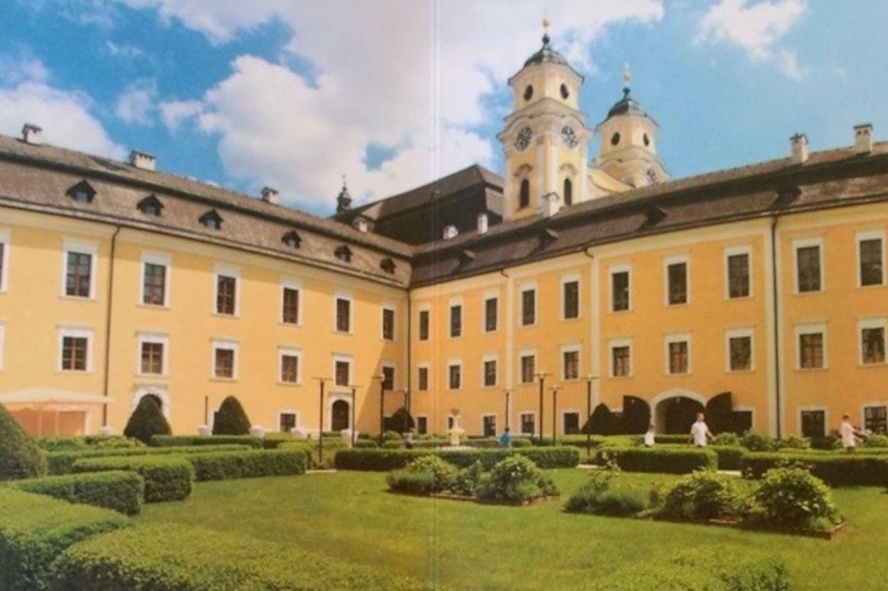Wohnung Schloss Mondsee Luaran gambar